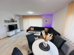 Happy Dreams Oasis Cazin Full of Feelings & Emotions Good Wi-Fi Netflix & Chill, 60m2